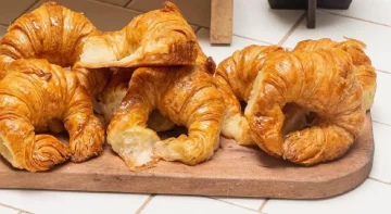 Receta de medialunas caseras de manteca, dulces y crocantes Receta de medialunas caseras de manteca, dulces y crocantes