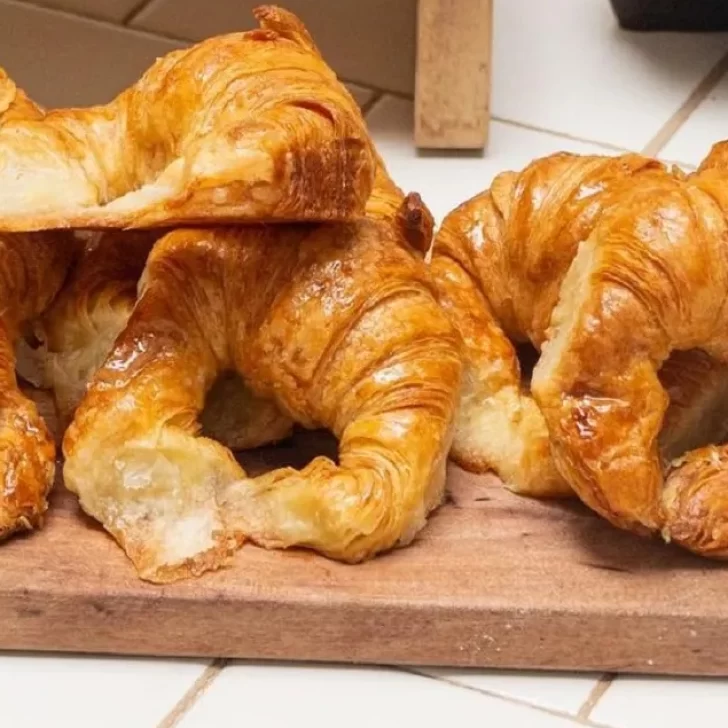 Receta de medialunas caseras de manteca, dulces y crocantes Receta de medialunas caseras de manteca, dulces y crocantes