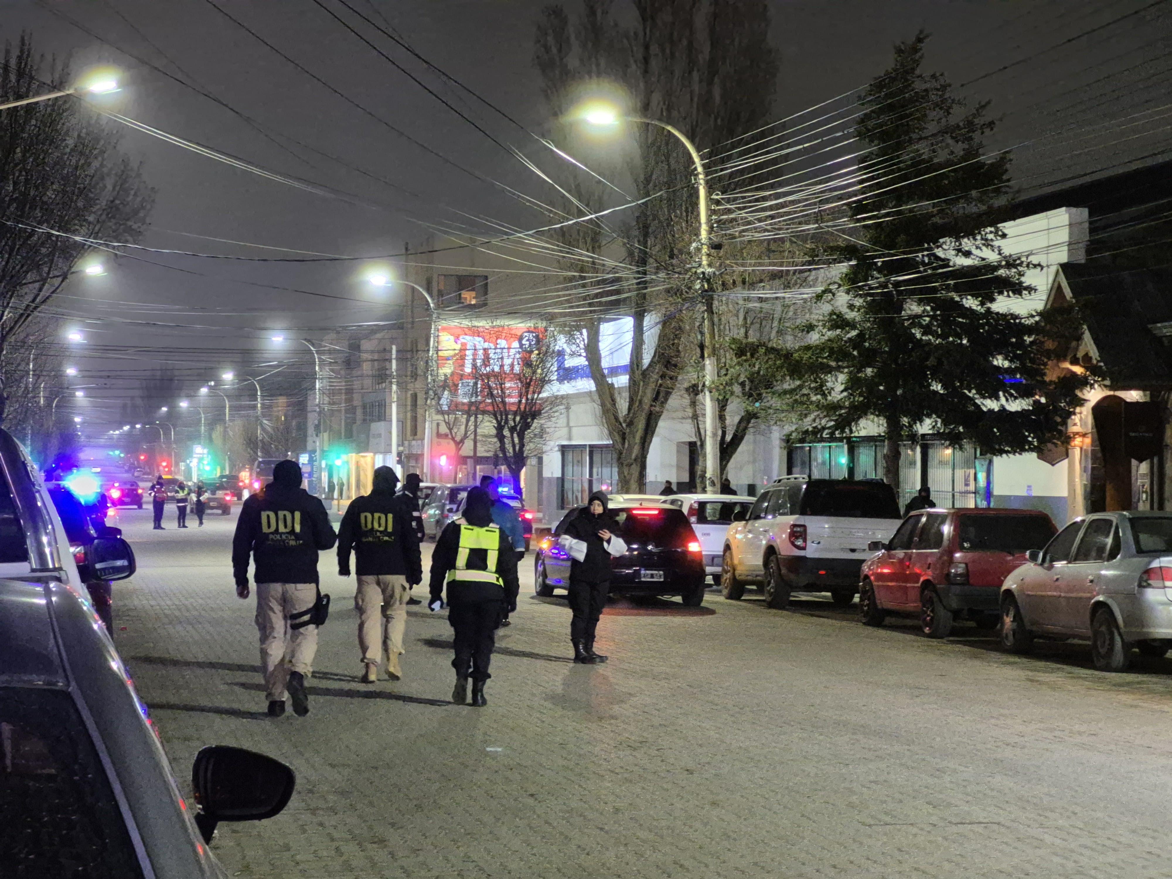 Secuestraron 18 vehículos y clausuraron 4 locales en un megaoperativo en Río Gallegos