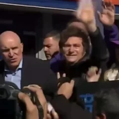 Milei respaldó a Espert y acusó al kirchnerismo de montar una “operación burda”