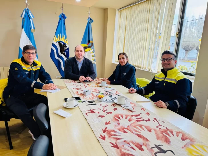 Newmont refuerza el diálogo con intendentes de Santa Cruz