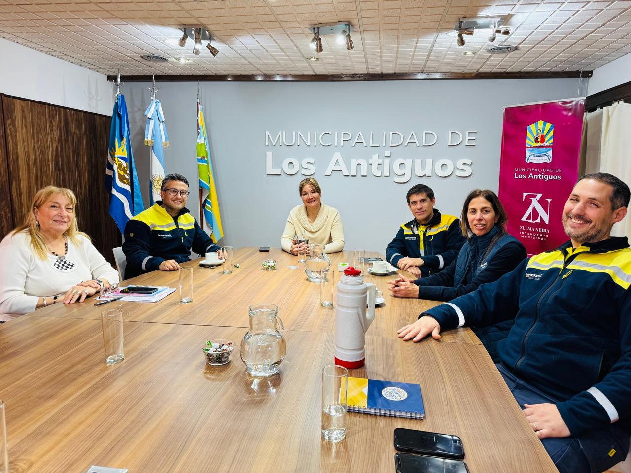 Newmont refuerza el diálogo con intendentes de Santa Cruz