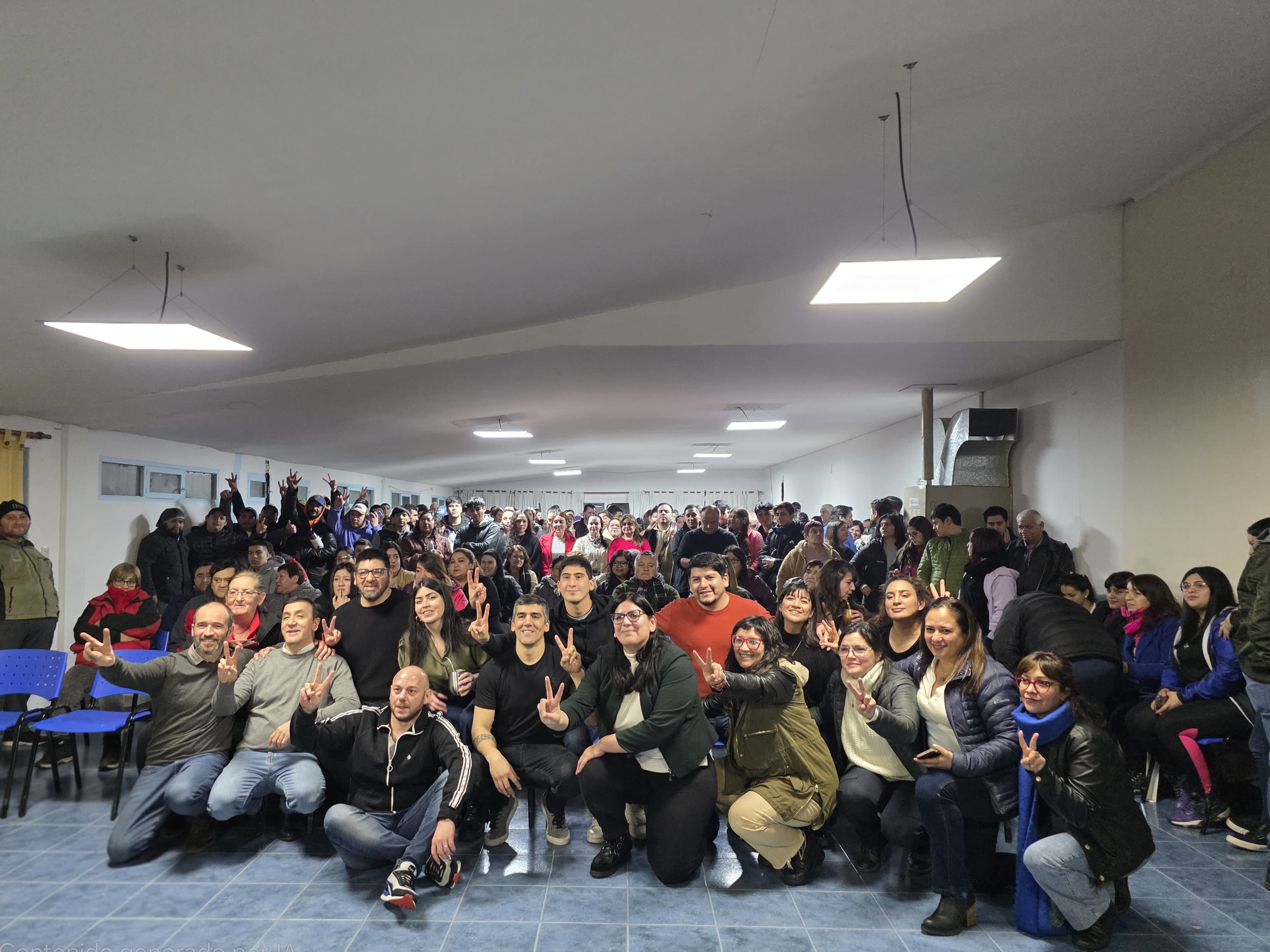  Foto general del Encuentro Construyendo Juntos en Río Turbio, encabezado por Pablo Grasso, a quien se lo presentó como candidato a la gobernación 2027.