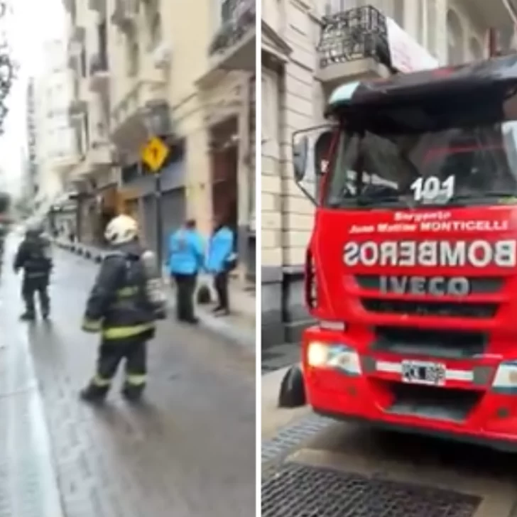 Un rayo cayó sobre un edificio en pleno microcentro porteño: hay un amplio operativo en la zona Un rayo cayó sobre un edificio en pleno microcentro porteño: hay un amplio operativo en la zona