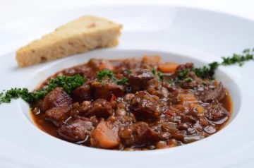Guiso de lentejas invernal: la receta que mejor combate al frío, en pocos pasos Guiso de lentejas invernal: la receta que mejor combate al frío, en pocos pasos