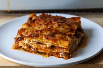 Receta de lasagna boloñesa con salsa bechamel: un plato clásico de la cocina italiana Receta de lasagna boloñesa con salsa bechamel: un plato clásico de la cocina italiana