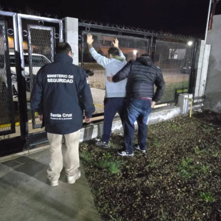 El preso que escapó de una comisaría de Caleta Olivia se entregó esta noche El preso que escapó de una comisaría de Caleta Olivia se entregó esta noche