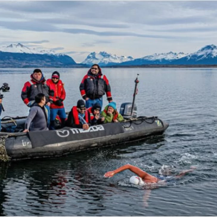 Record mundial de nado en Puerto Natales Record mundial de nado en Puerto Natales