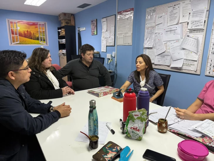 Claudio Vidal realizó una recorrida sorpresa en el hospital de Río Gallegos: &#8220;Estamos acompañando a la ministra y a su equipo&#8221;