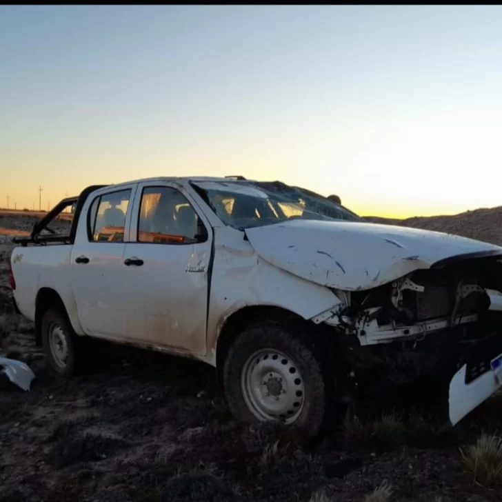 Impactante vuelco de una camioneta cerca de ruta 12: sus ocupantes salieron ilesos