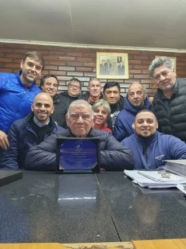 Delegados de clubes de la Liga homenajearon al presidente Luis Cáceres Delegados de clubes de la Liga homenajearon al presidente Luis Cáceres