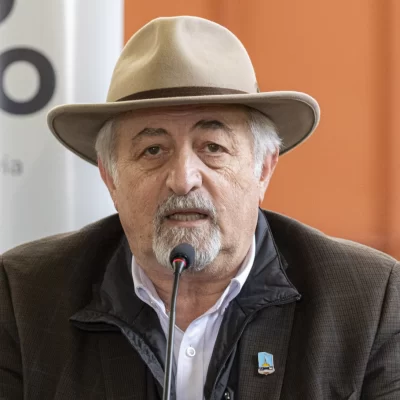 Intendente de Comodoro confirmó que detectaron ráfagas de hasta 240 km/h en las zonas altas de la ciudad: “Estamos en alerta roja” Intendente de Comodoro confirmó que detectaron ráfagas de hasta 240 km/h en las zonas altas de la ciudad: “Estamos en alerta roja”