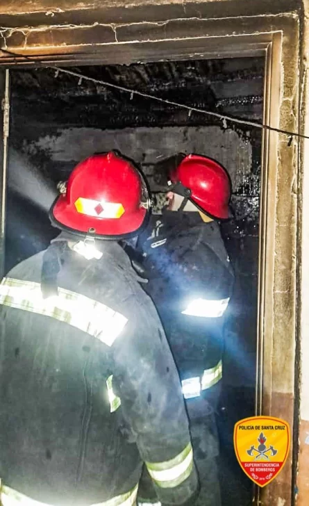 Bomberos de Puerto Deseado sofocaron un incendio en una garita del basural