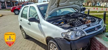 En Puerto Santa Cruz: chocó contra un bulevar y debió ser hospitalizada En Puerto Santa Cruz: chocó contra un bulevar y debió ser hospitalizada