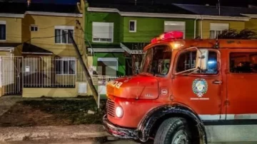 Los fuertes vientos derribaron un poste de telefonía en Río Gallegos y causaron cortes de energía Los fuertes vientos derribaron un poste de telefonía en Río Gallegos y causaron cortes de energía