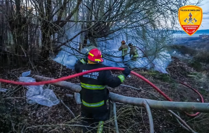 Sofocaron incendio de pastizales en El Calafate: ¡Extremen precauciones con el fuego!