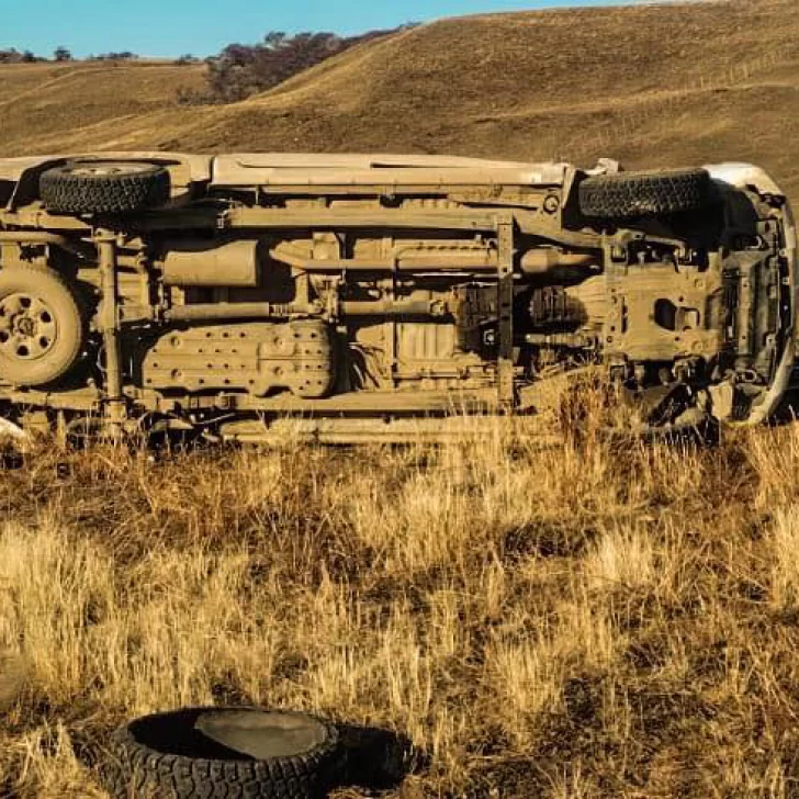 Importantes daños materiales tras cinematográfico vuelco en la Cuenca Carbonífera