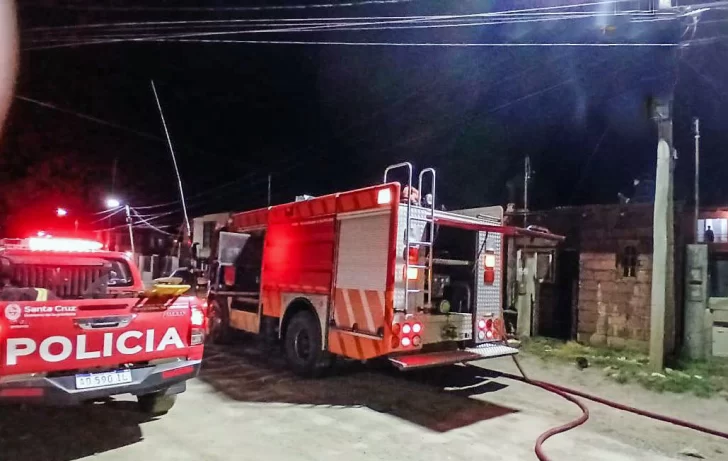Tuvo un descuido mientras cocinaba y casi provoca un incendio en su vivienda.