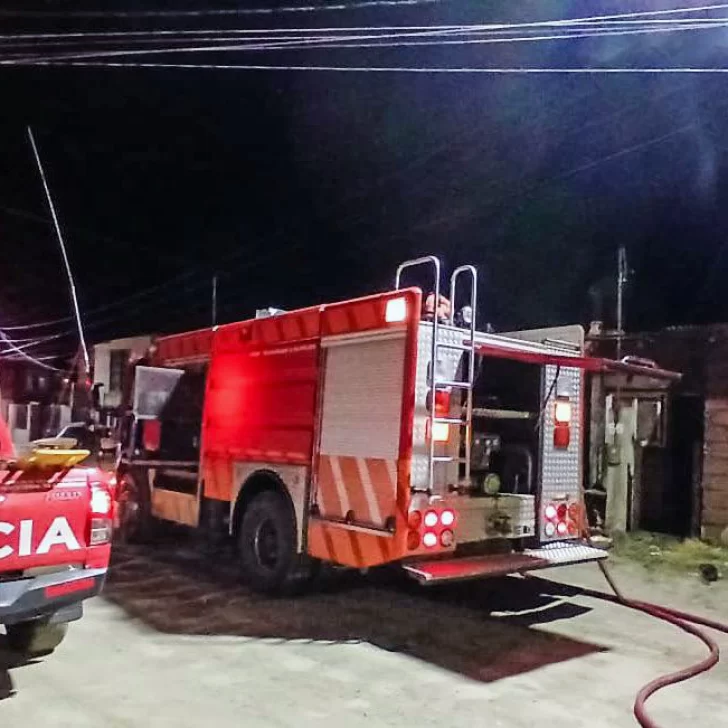 Tuvo un descuido mientras cocinaba y casi provoca un incendio en su vivienda.