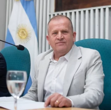 El diputado Javier Jara insistió en que YPF cediera el complejo hotelero de Las Heras El diputado Javier Jara insistió en que YPF cediera el complejo hotelero de Las Heras