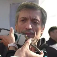 Máximo Kirchner votó en La Plata: “Me preocupa más lo que hace Caputo que lo que hace Karina Milei”