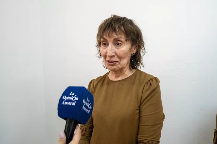 ANDRIANA-OPACAK-MIC-LOA-728x485 ANDRIANA-OPACAK-MIC-LOA-728x485