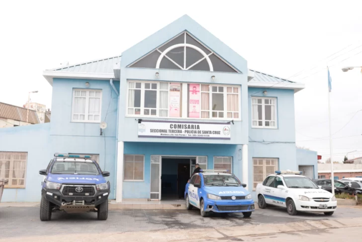  El frente del edificio donde está detenido Carrizo. (FOTO: LA OPINIÓN AUSTRAL)