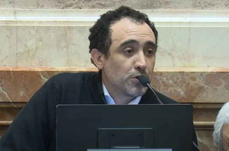Carambia a Milei: “Si usted no cumple esta ley, soy el primero en presentar un juicio político”