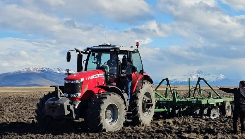  Vidal: “Estamos hablando de volver a trabajar la tierra, de apostar fuerte al agro, de producir alimento balanceado