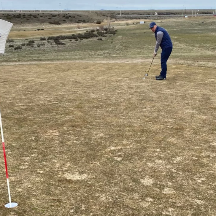 Jueves de golf para todos: el Río Gallegos Golf Club lanzó la segunda fecha del “Corte 9”