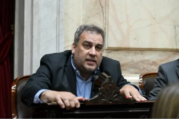 Facundo Prades juró como diputado nacional y adelantó que votará contra los vetos de Milei Facundo Prades juró como diputado nacional y adelantó que votará contra los vetos de Milei