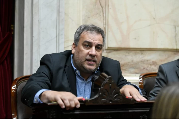 Facundo Prades juró como diputado nacional y adelantó que votará contra los vetos de Milei