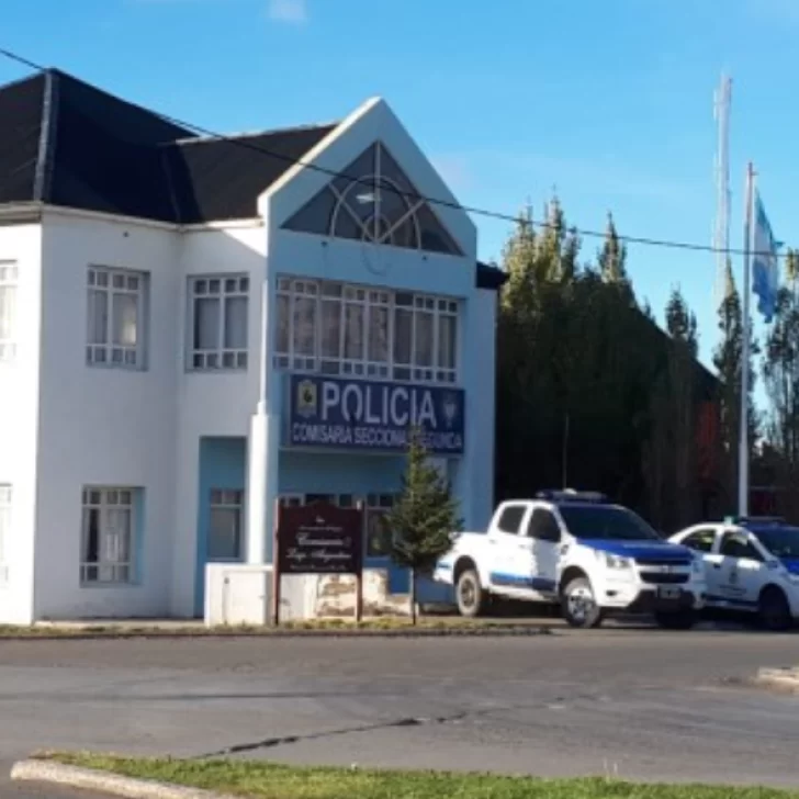 Ola de asaltos con arma blanca en El Calafate: dos menores fueron señalados como autores de un robo Ola de asaltos con arma blanca en El Calafate: dos menores fueron señalados como autores de un robo
