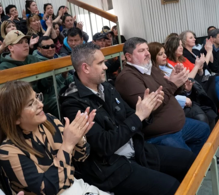  Funcionarios del Poder Ejecutivo presentes mientras se trataba el proyecto de ley.