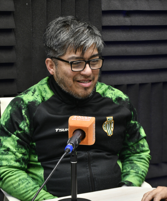  Carlos Barragan, profesor del Boxing Club.