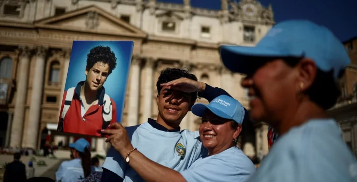 El Papa canonizó a Carlo Acutis, al primer santo millennial: “El influencer de Dios”