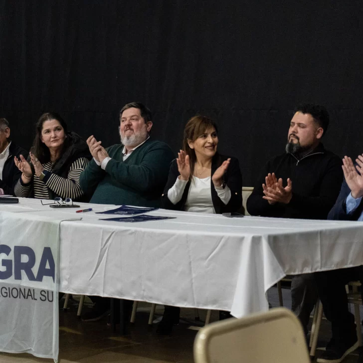 Presentan nuevo Ciclo de Formación para el Trabajo en El Calafate: “Se trata de generar más y mejores oportunidades” Presentan nuevo Ciclo de Formación para el Trabajo en El Calafate: “Se trata de generar más y mejores oportunidades”