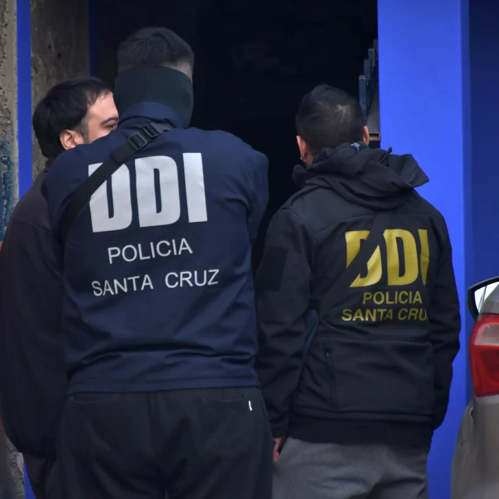 Un detenido por amenazar a una vecina con un revólver: secuestraron armas y drogas Un detenido por amenazar a una vecina con un revólver: secuestraron armas y drogas