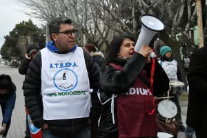 ADIUNPA Santa Cruz se suma al paro nacional de docentes contra la reforma laboral