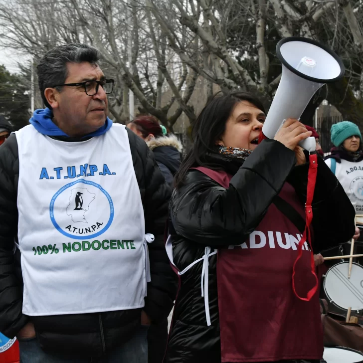 ADIUNPA Santa Cruz se suma al paro nacional de docentes contra la reforma laboral ADIUNPA Santa Cruz se suma al paro nacional de docentes contra la reforma laboral