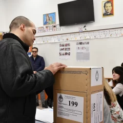 Elecciones 2025: cómo saber en qué escuela y mesa me toca votar en Santa Cruz