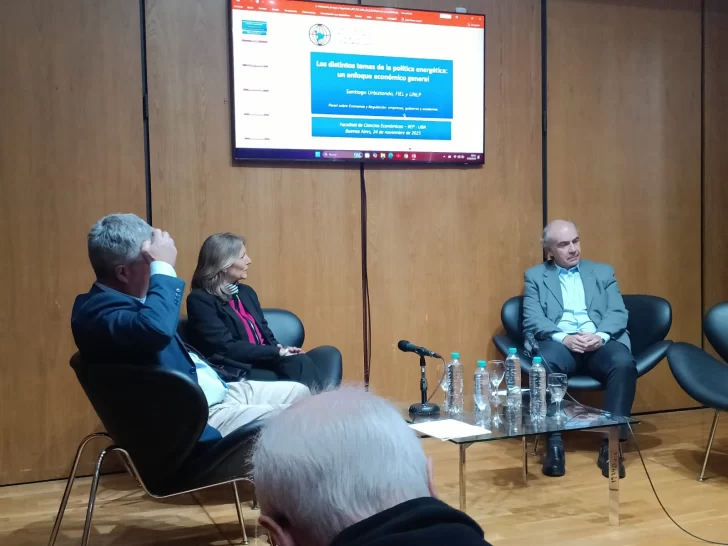 Daniel-Ciaffone-Vicepresidente-Pan-American-Energy-secretaria-de-Energia-de-la-Nacion-Maria-Tettamanti-728x546 Daniel-Ciaffone-Vicepresidente-Pan-American-Energy-secretaria-de-Energia-de-la-Nacion-Maria-Tettamanti-728x546