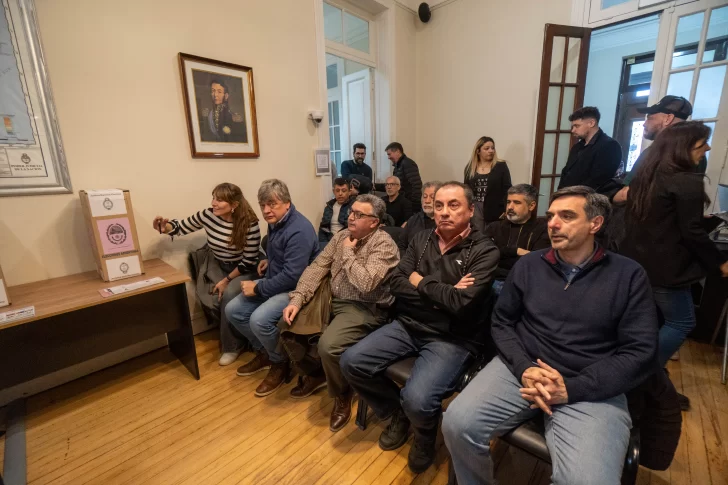 Los apoderados durante la audiencia. FOTO: LEANDRO FRANCO/ LA OPINIÓN AUSTRAL