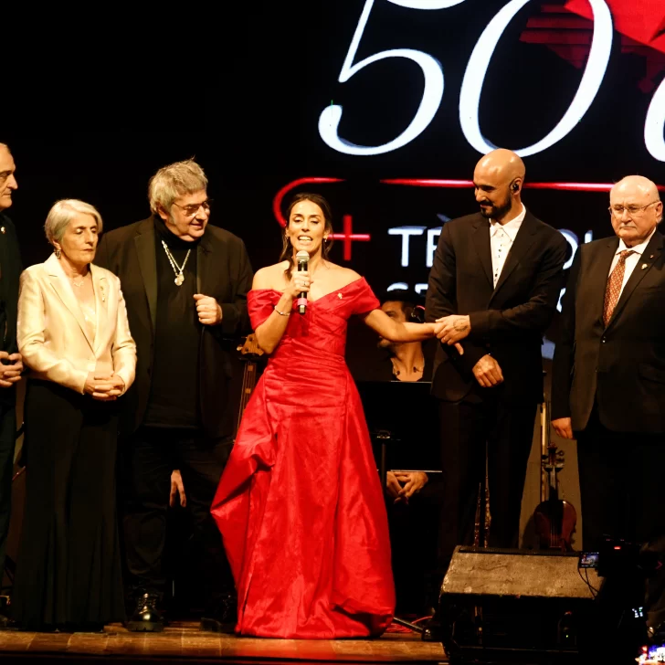 Fundación Favaloro celebró sus 50 años con arte, emoción y solidaridad Fundación Favaloro celebró sus 50 años con arte, emoción y solidaridad