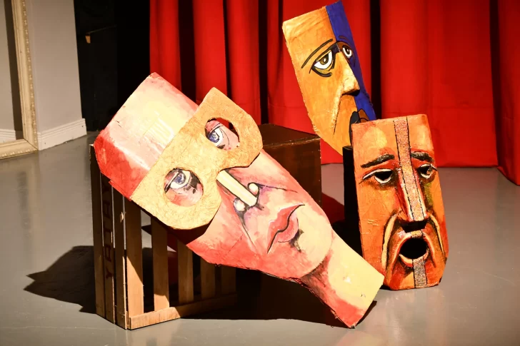  El Espacio Arte Fusión Renza Silverii contó con el desarrollo de espectáculos para el homenaje. Foto: José Silva/La Opinión Austral