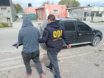 Peligroso ladrón era buscado en Buenos Aires, lo atraparon en Santa Cruz y lo acusaron de dealer Peligroso ladrón era buscado en Buenos Aires, lo atraparon en Santa Cruz y lo acusaron de dealer