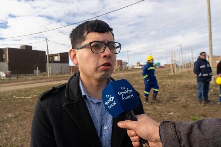  Adrián Aguilar, presidente de la Junta Vecinal del barrio Chimen Aike. FOTO: LEANDRO FRANCO/ LA OPINIÓN AUSTRAL