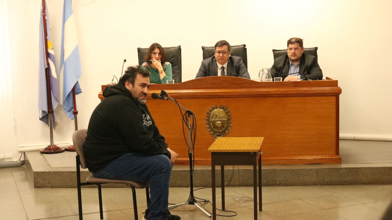  Por primera vez, Robles miró a la familia Casas y pidió perdón. (FOTO: TAMARA MORENO/LA OPINIÓN AUSTRAL).