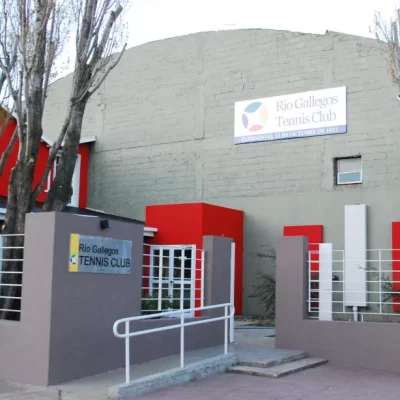 En 1971 el Tennis club inauguraba la primera cancha cubierta del país