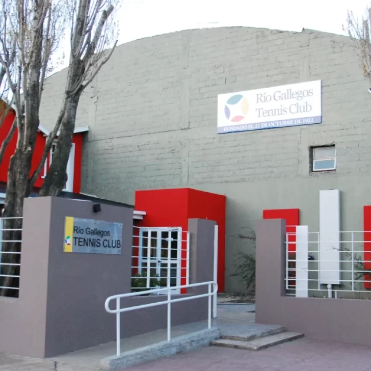 En 1971 el Tennis club inauguraba la primera cancha cubierta del país En 1971 el Tennis club inauguraba la primera cancha cubierta del país